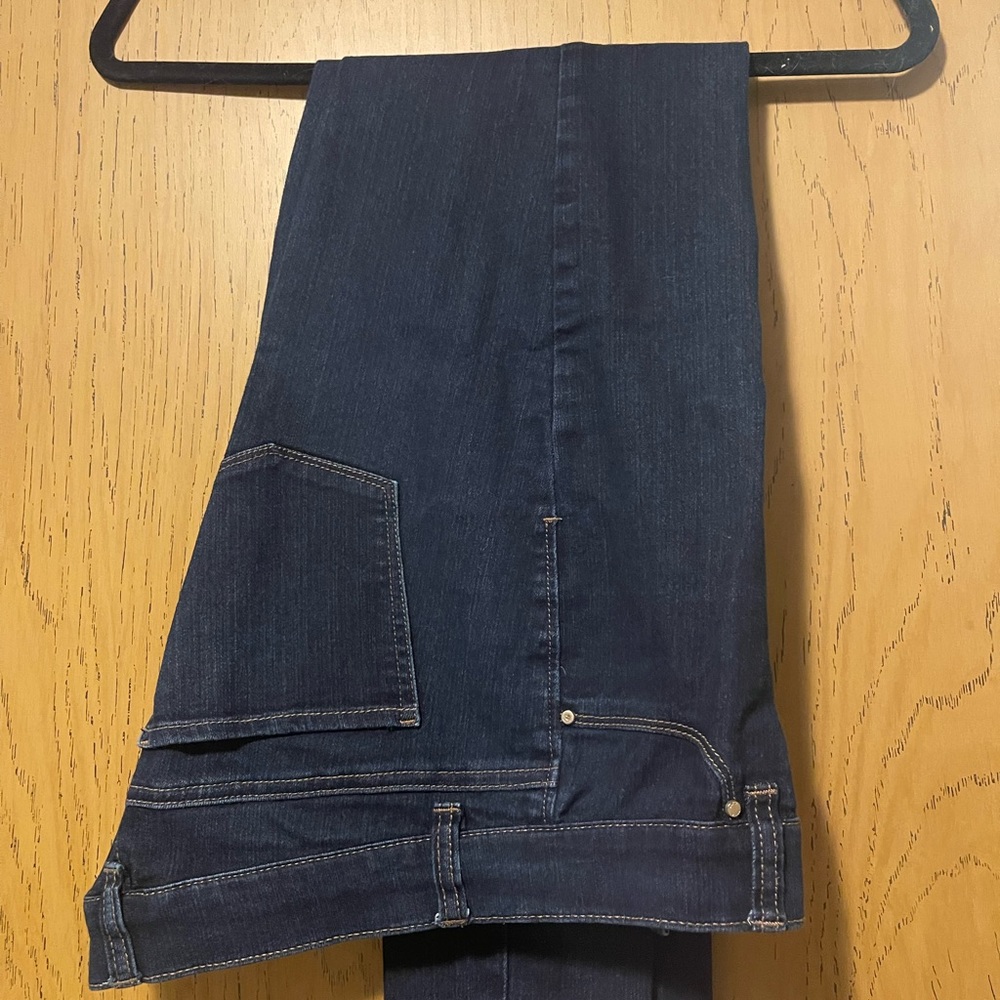 White House, Black market women’s skinny jeans